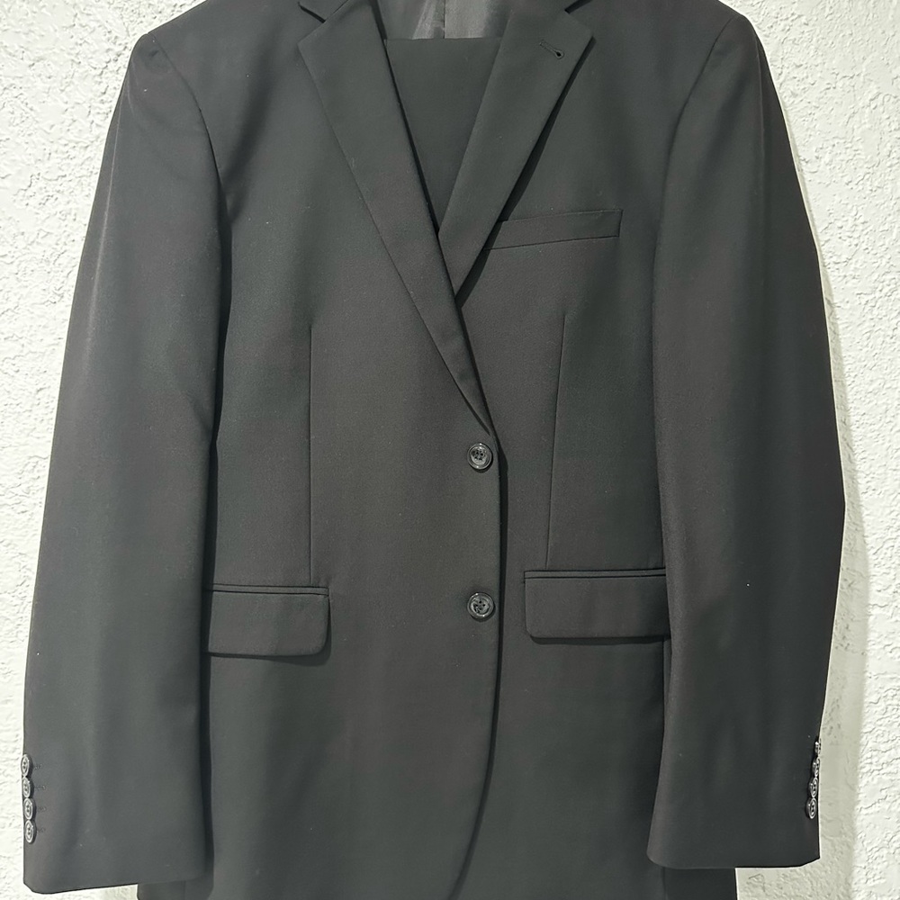 Man’s suit color gray. Italian made. Great shape